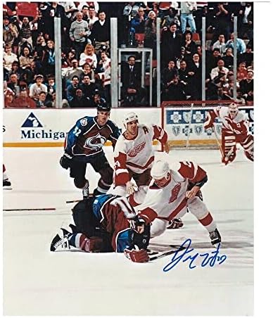 Darren McCarty potpisao Detroit Crvena krila 8x10 Borba fotografija - 70373b - autogramirane NHL fotografije