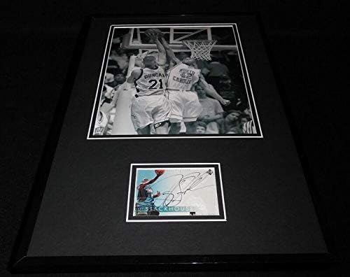 Jerry Stackhouse potpisao je uokviren 11x17 foto prikaz UDA UNC vs Tim Duncan - autogramirane NBA fotografije